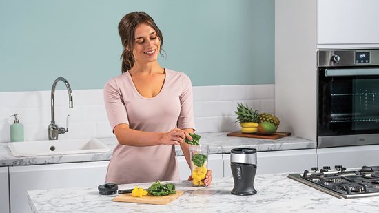 Ninja Foodi Nutri Blender - 700 Watt - Inclusief 2 Bekers-to-Go - Compact en Krachtig - QB3001EUS